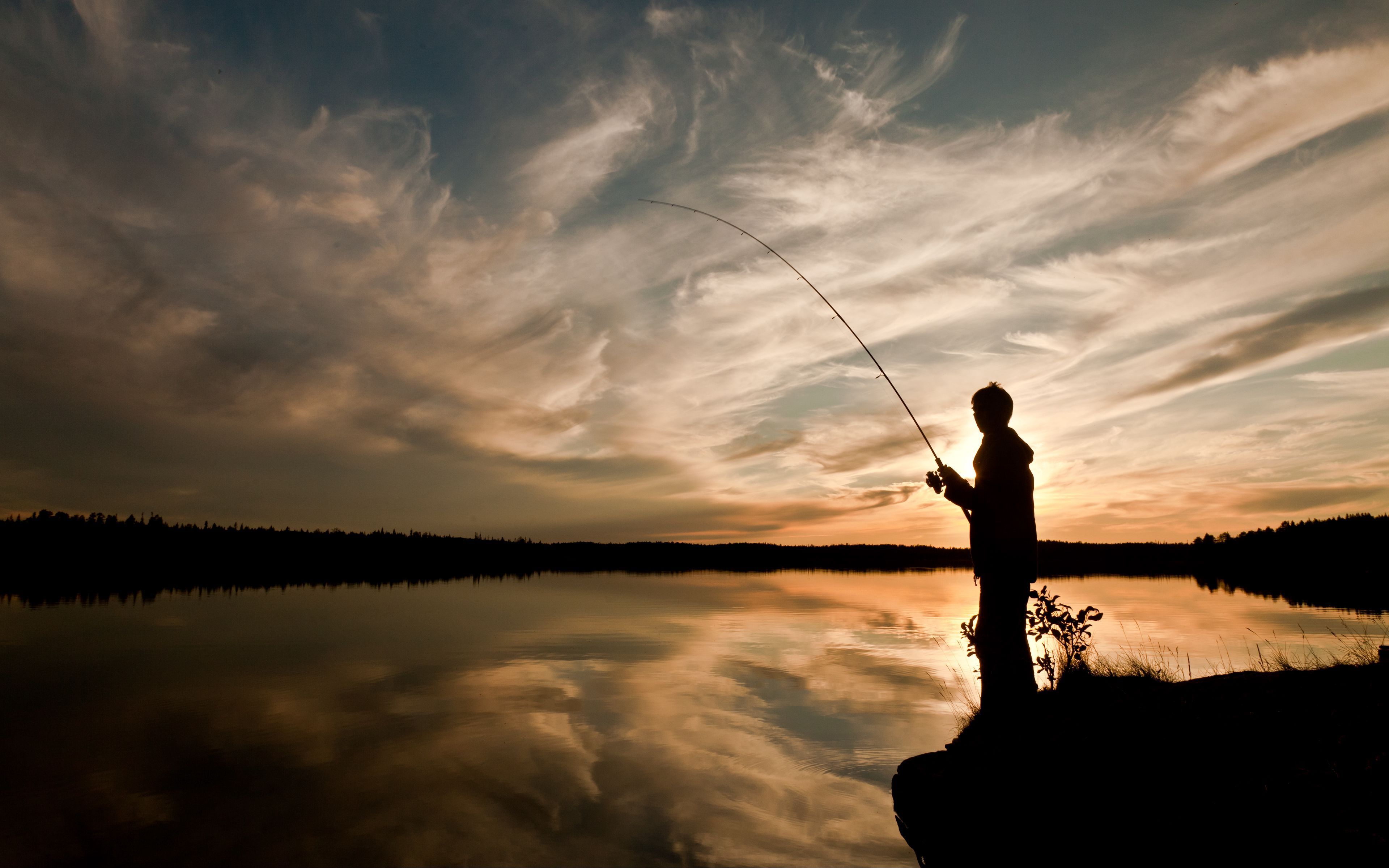 3840x2400 Download wallpaper 3840x2400 silhouette, fisherman, fishing rod, fishing, lake, dark 4k ultra HD 16:10 HD background