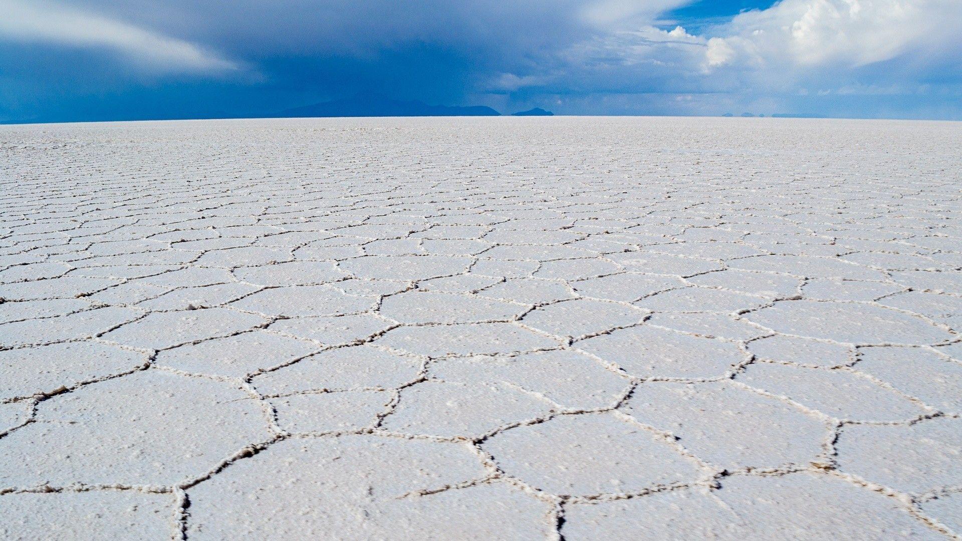 1920x1080 Uyuni Salt Flats HD, Bolivia