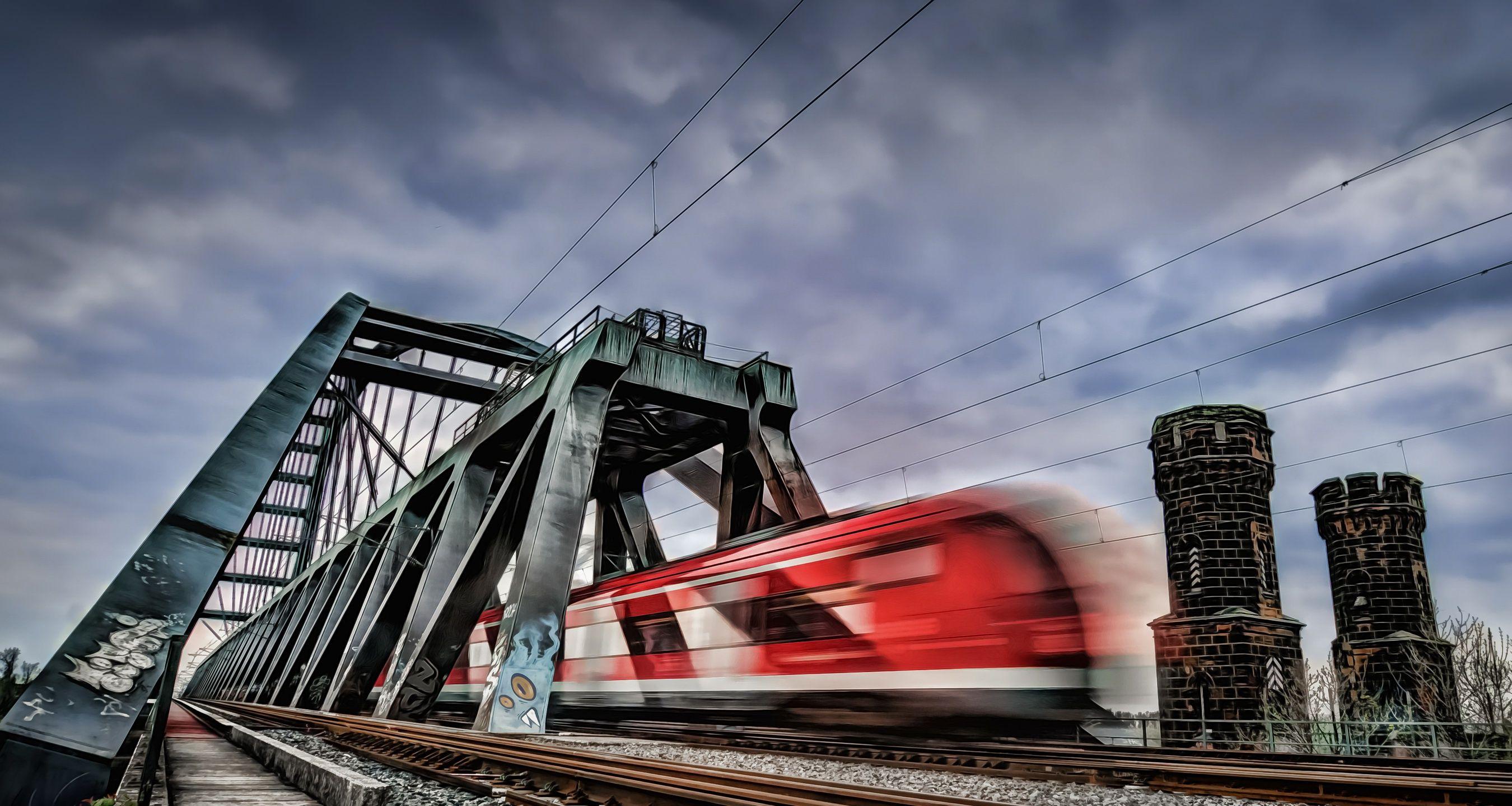 2700x1440 Germany, Düsseldorf, Train, Vehicle Wallpaper HD / Desktop