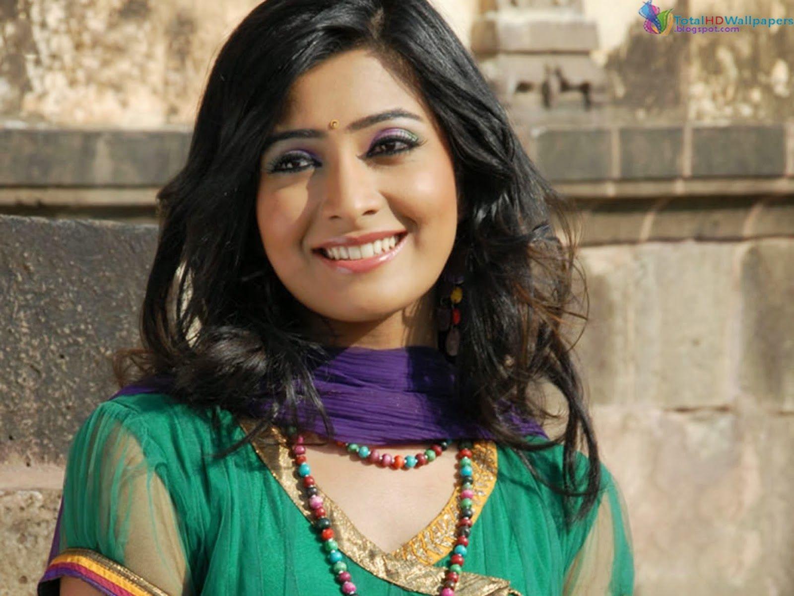 Radhika Pandit Wallpapers - Top Free Radhika Pandit Backgrounds ...