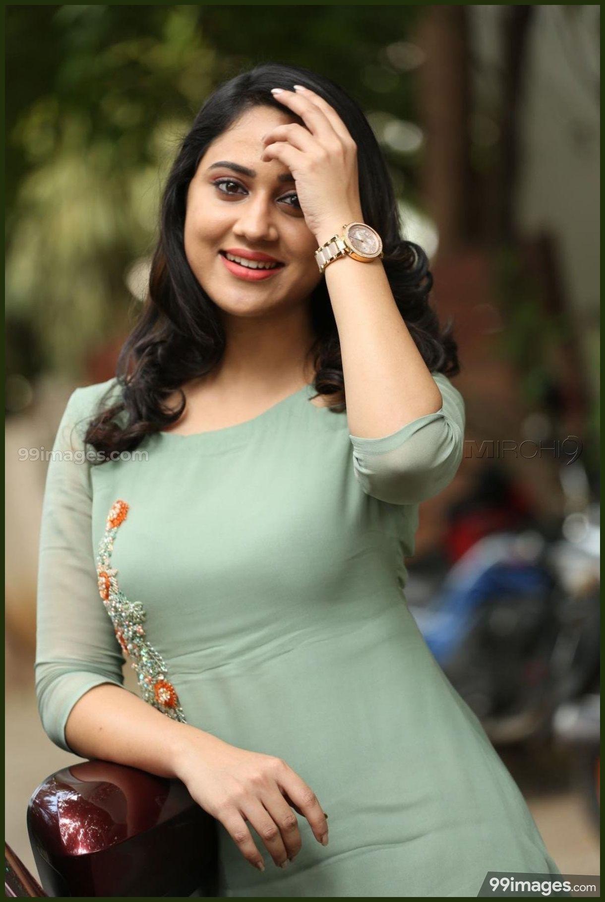 Hình nền ảnh HD mới nhất của Miya George 1220x1819 (1080p)