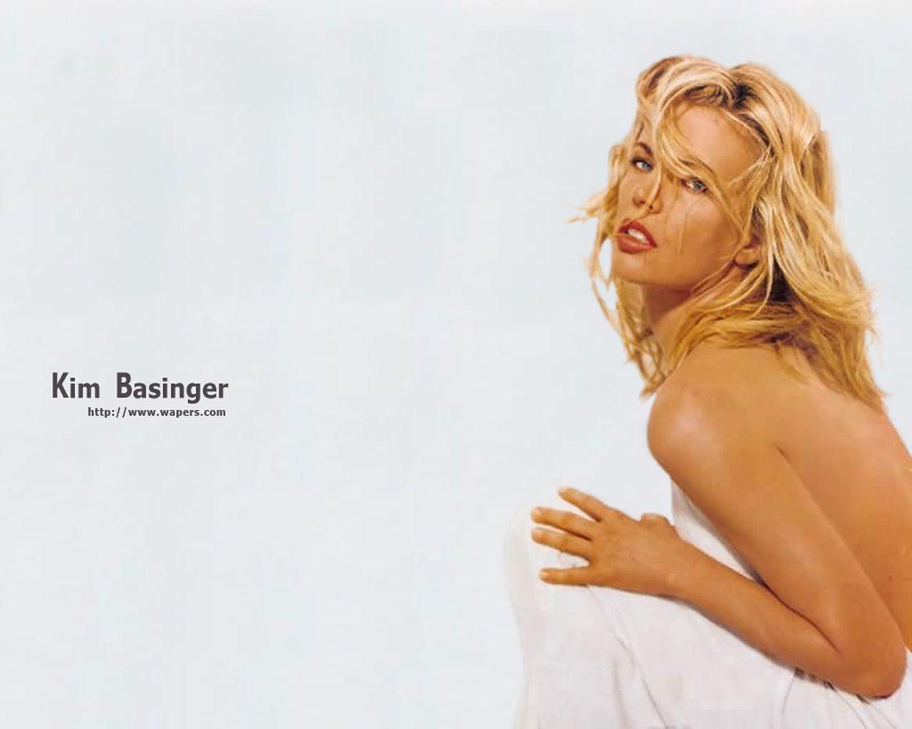 1280x1024 kim basinger Basinger Wallpaper