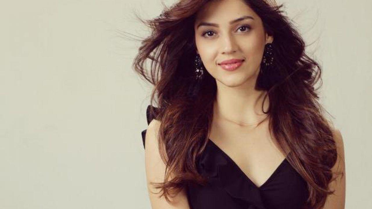 1280x720 Mehrene Kaur Pirzada : wiki, age, biography, height, Figure