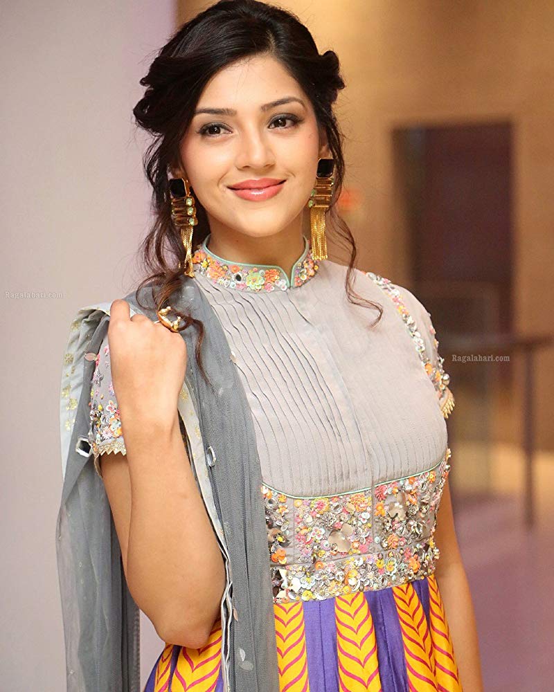 800x1000 Mehreen Pirzada