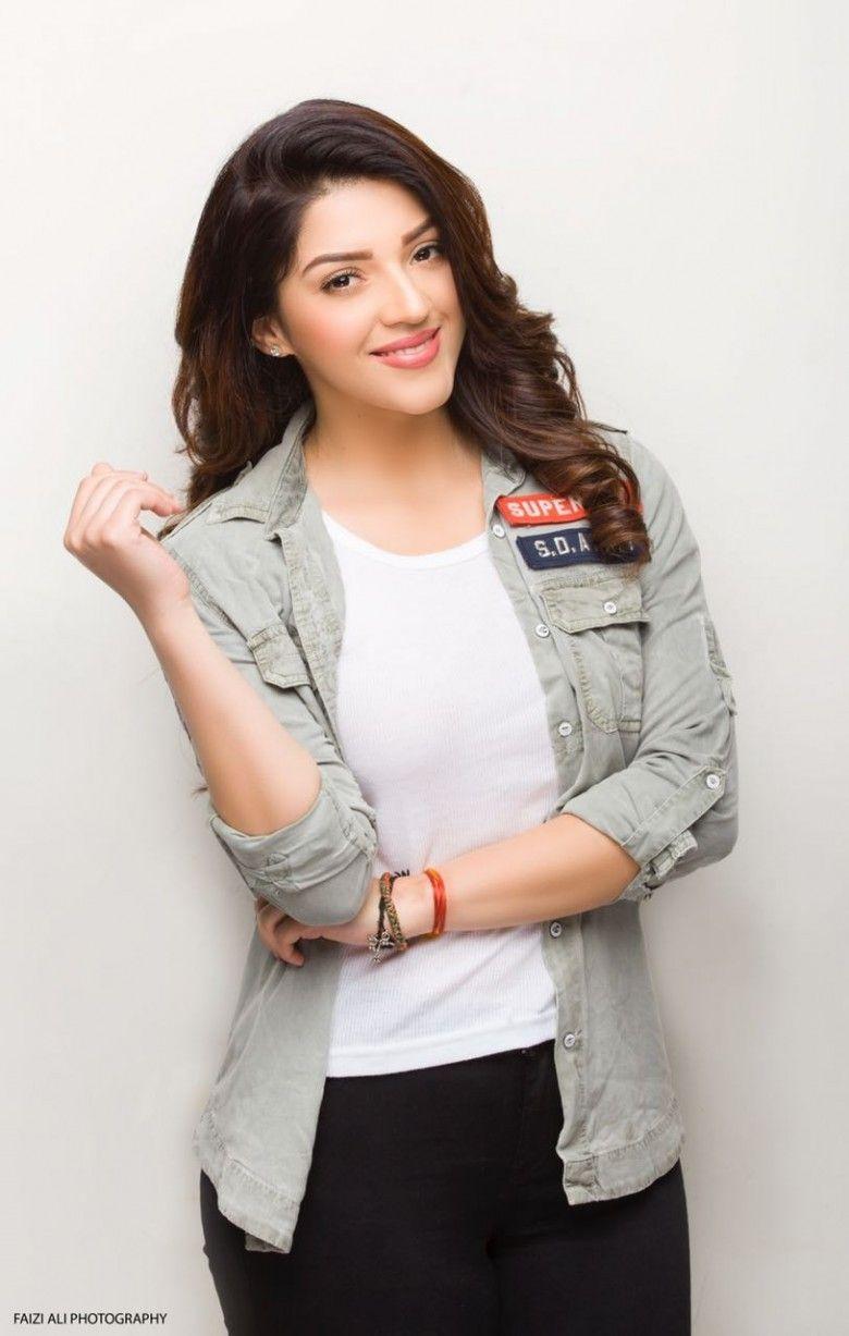780x1227 Mehreen Pirzada New Photohoot New Photo Shoot