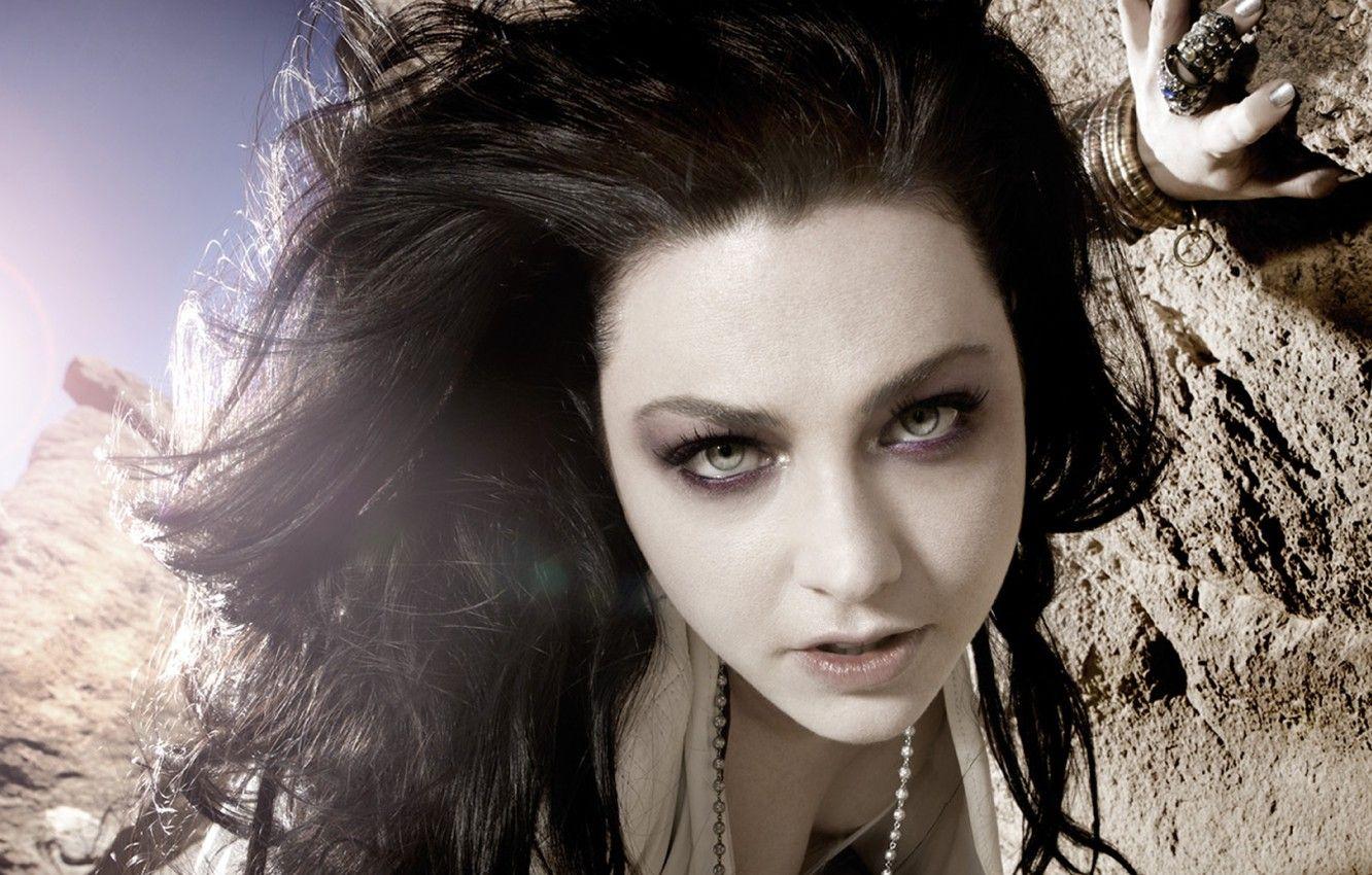 1332x850 Wallpaper look, rocks, Evanescence, Amy Lee image for desktop