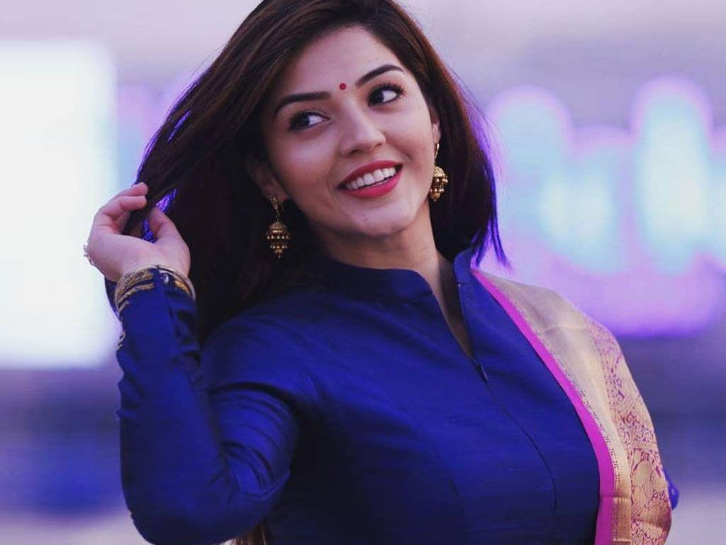 1024x768 Mehrene Kaur Pirzada HQ Wallpaper. Mehrene Kaur Pirzada