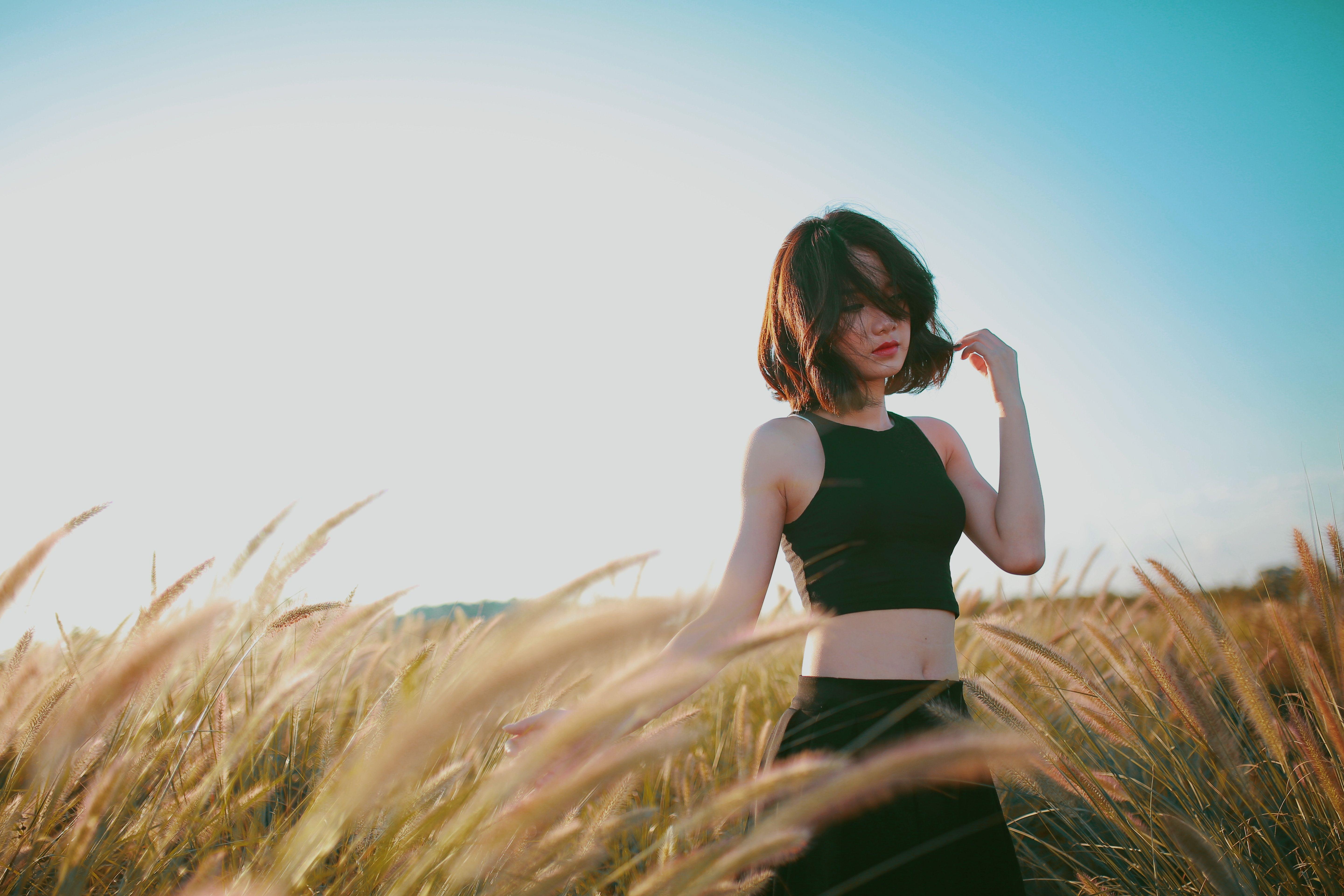 5760x3840 5760x3840 #nature, #field, #pose, #cloud, #woman, #fashion