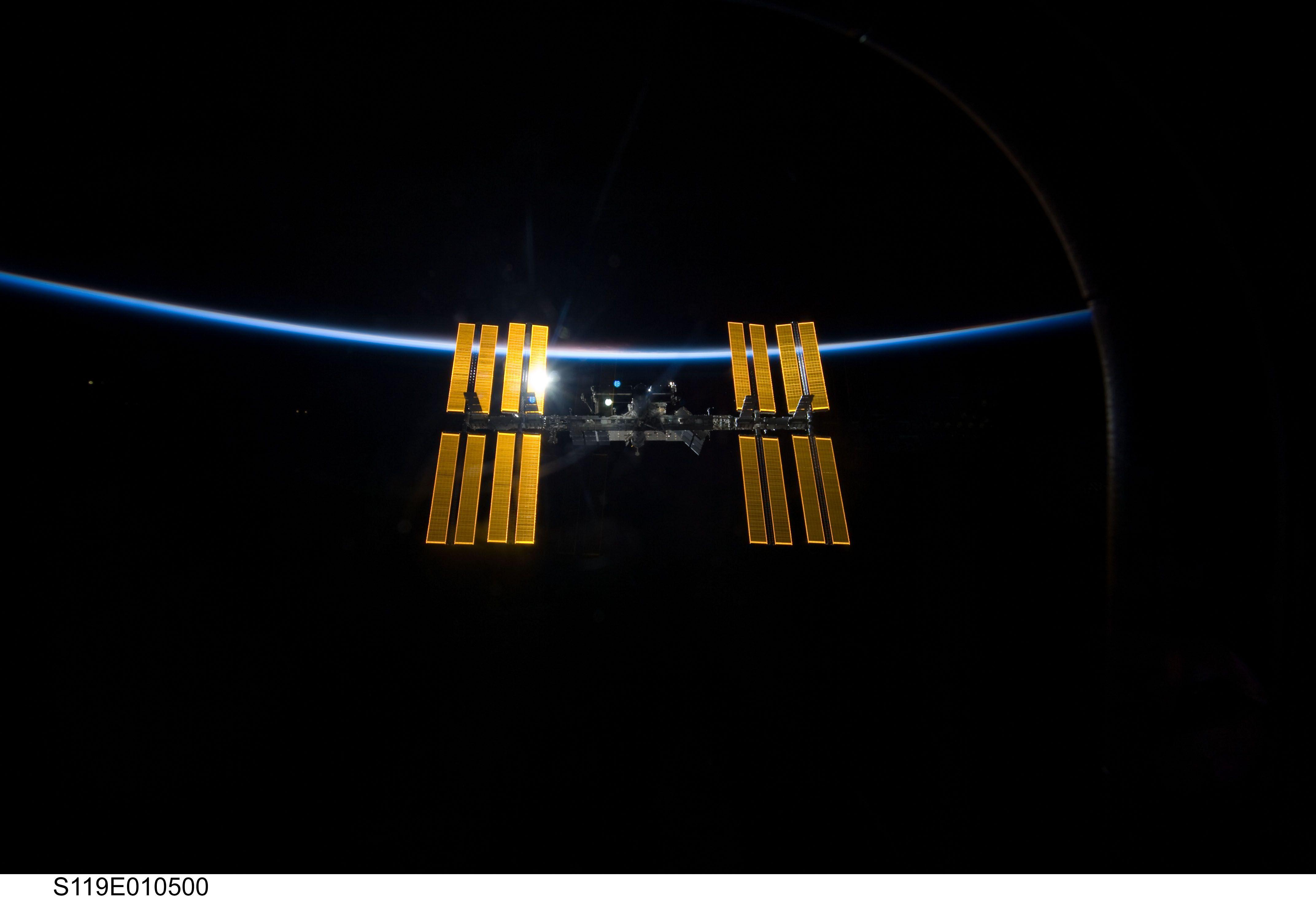 4288x2929 ISS, Backlit