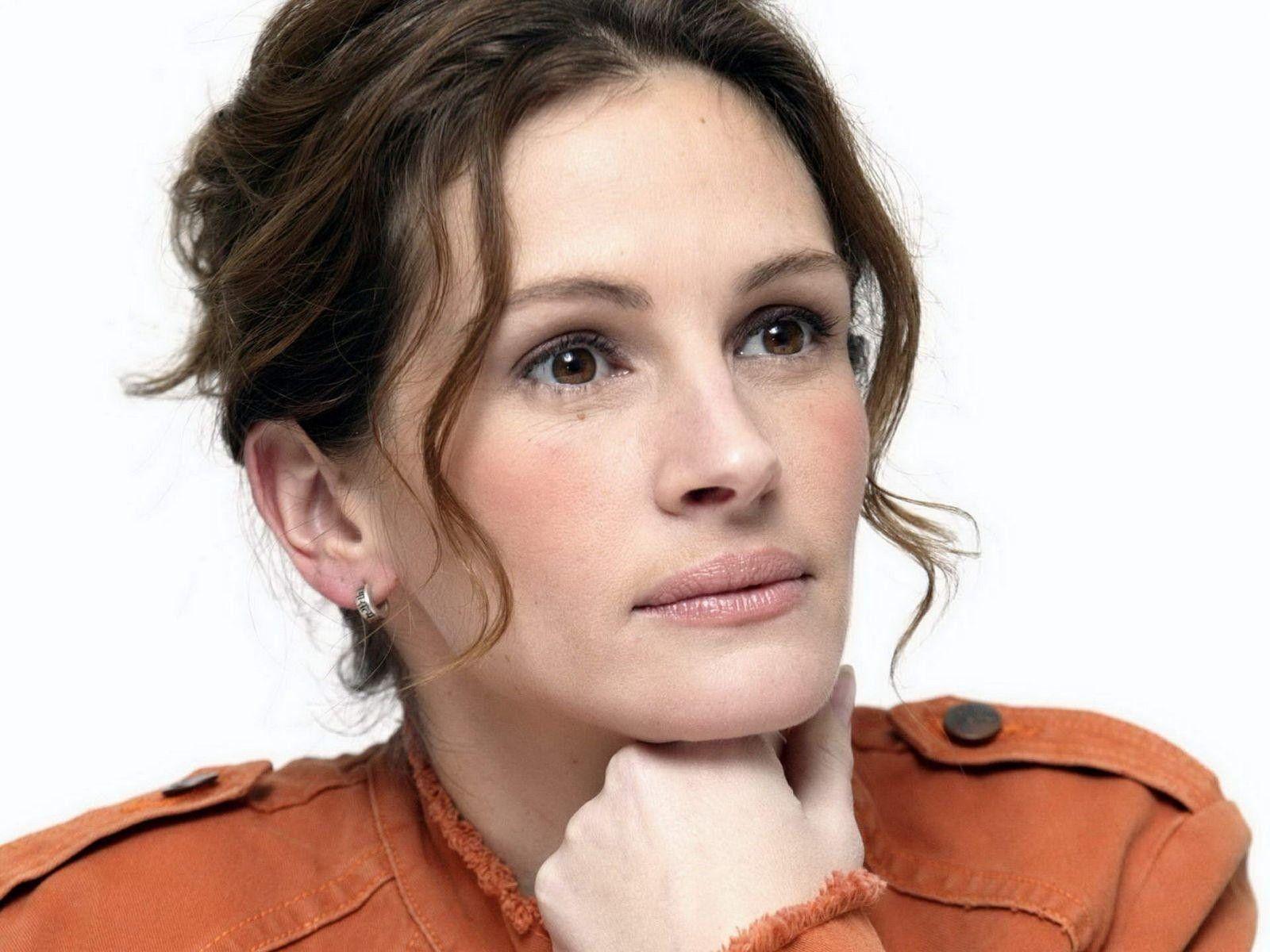 1600x1200 Julia Roberts Wallpaper
