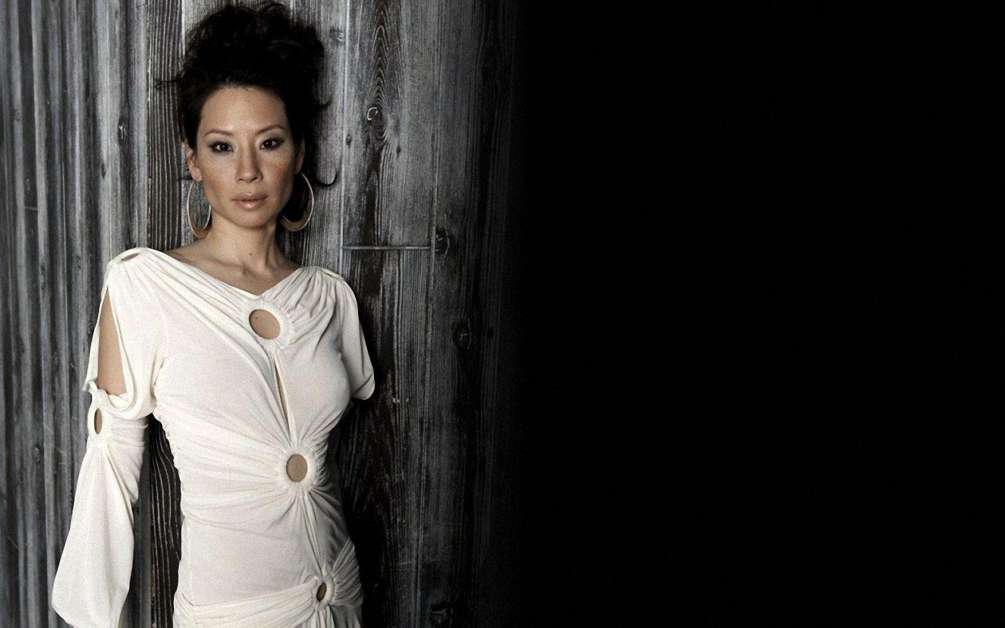 1440x900 Lucy liu white color wallpaper