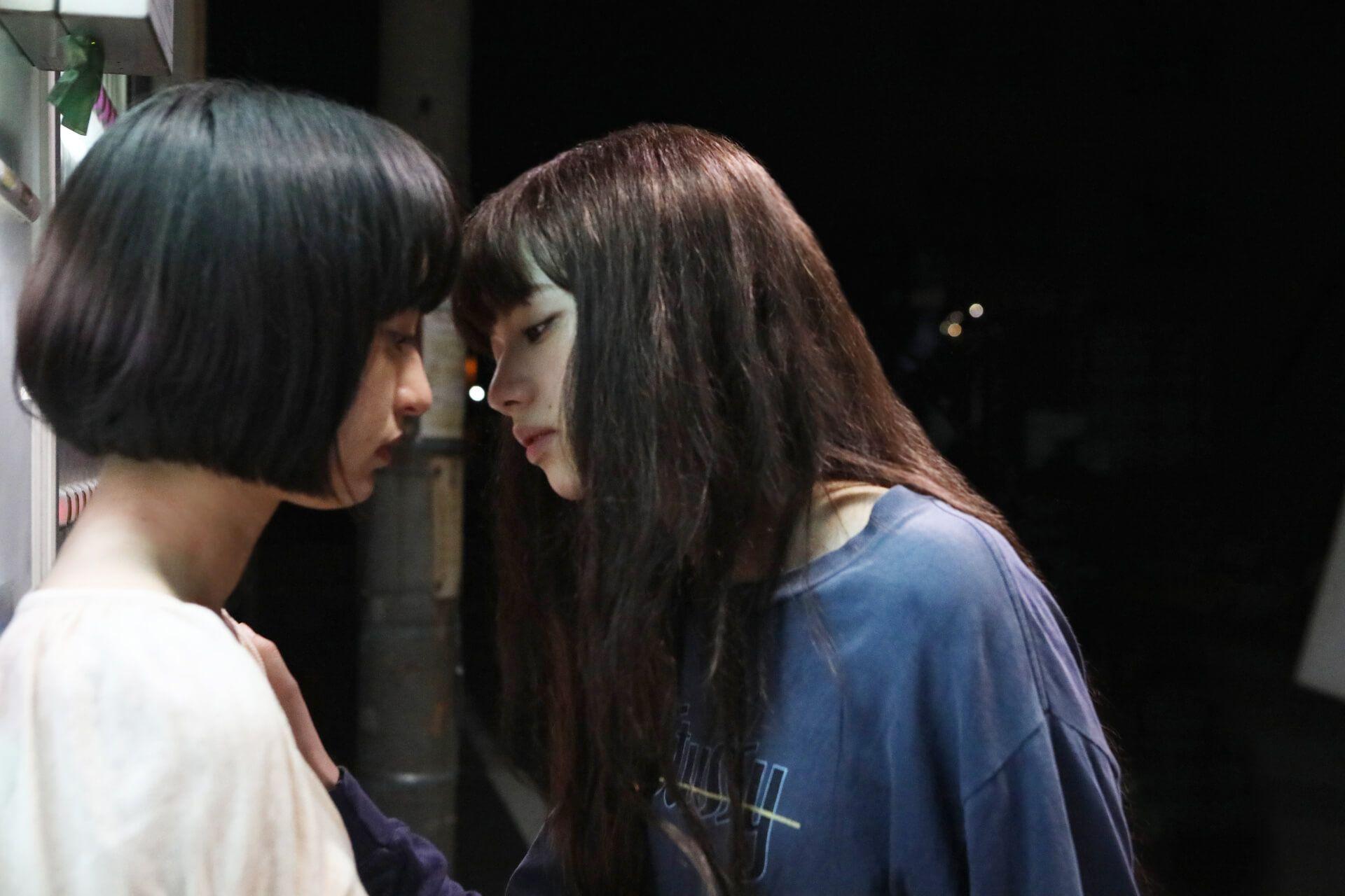 1920x1280 Nana Komatsu & Mugi Kadowaki Kiss in New for 'Sayonara