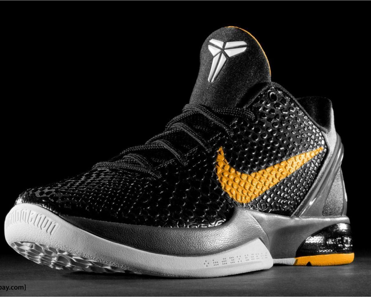 kobe bryant black shoes