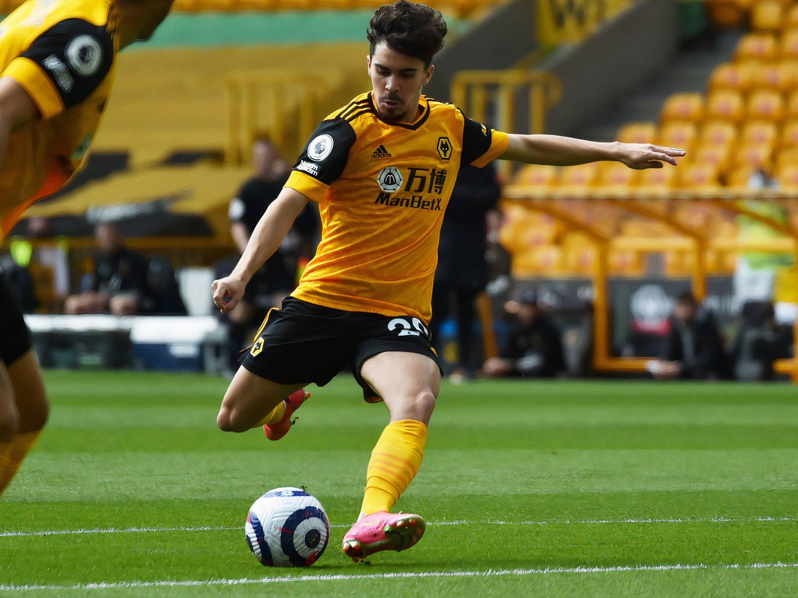 1600x1200 Their new Vitinha: Wolves submit big bid to sign midfield general