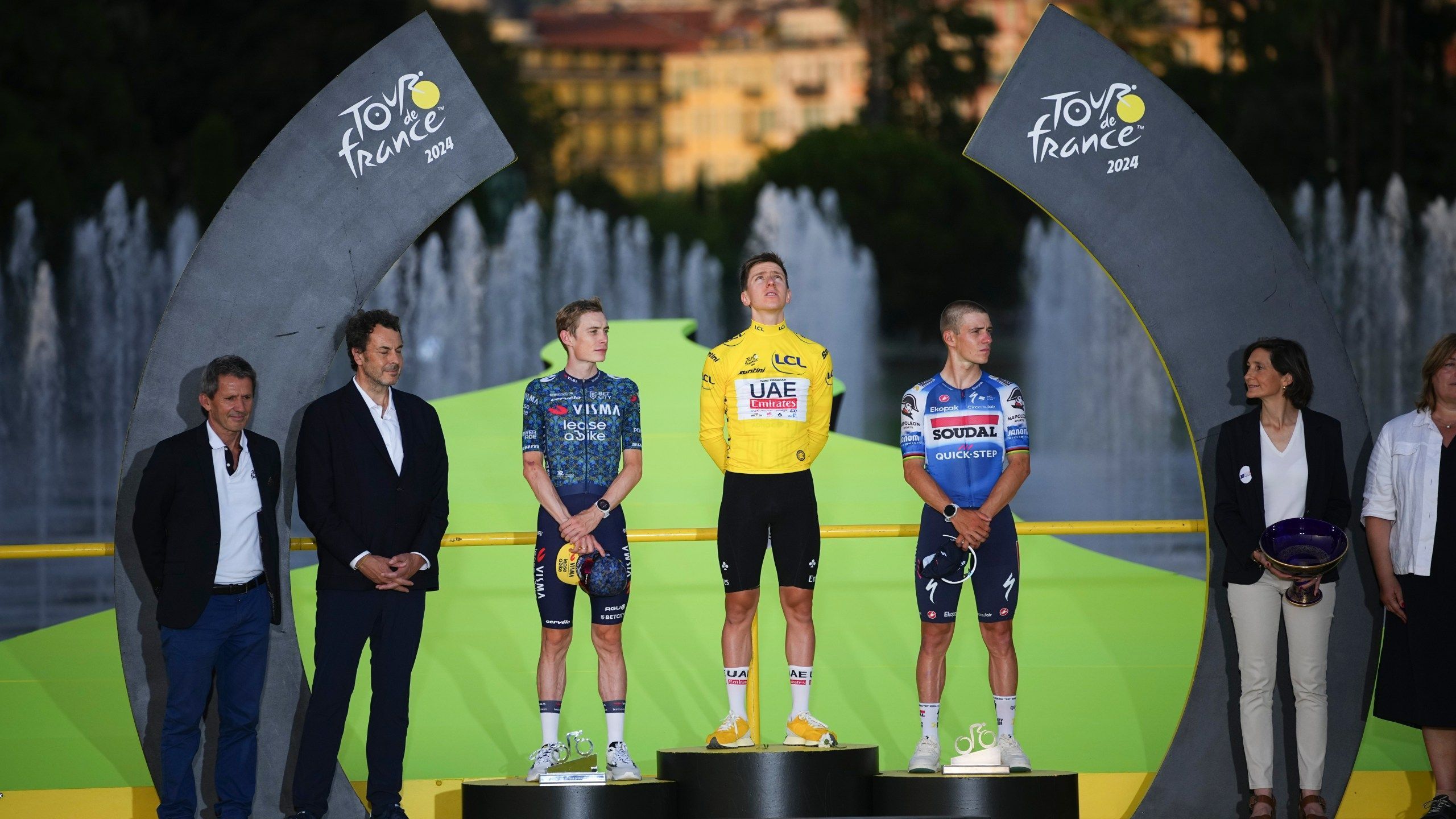 2560x1440 Tadej Pogacar celebrates his 3rd Tour de France victory in style with another audacious stage win