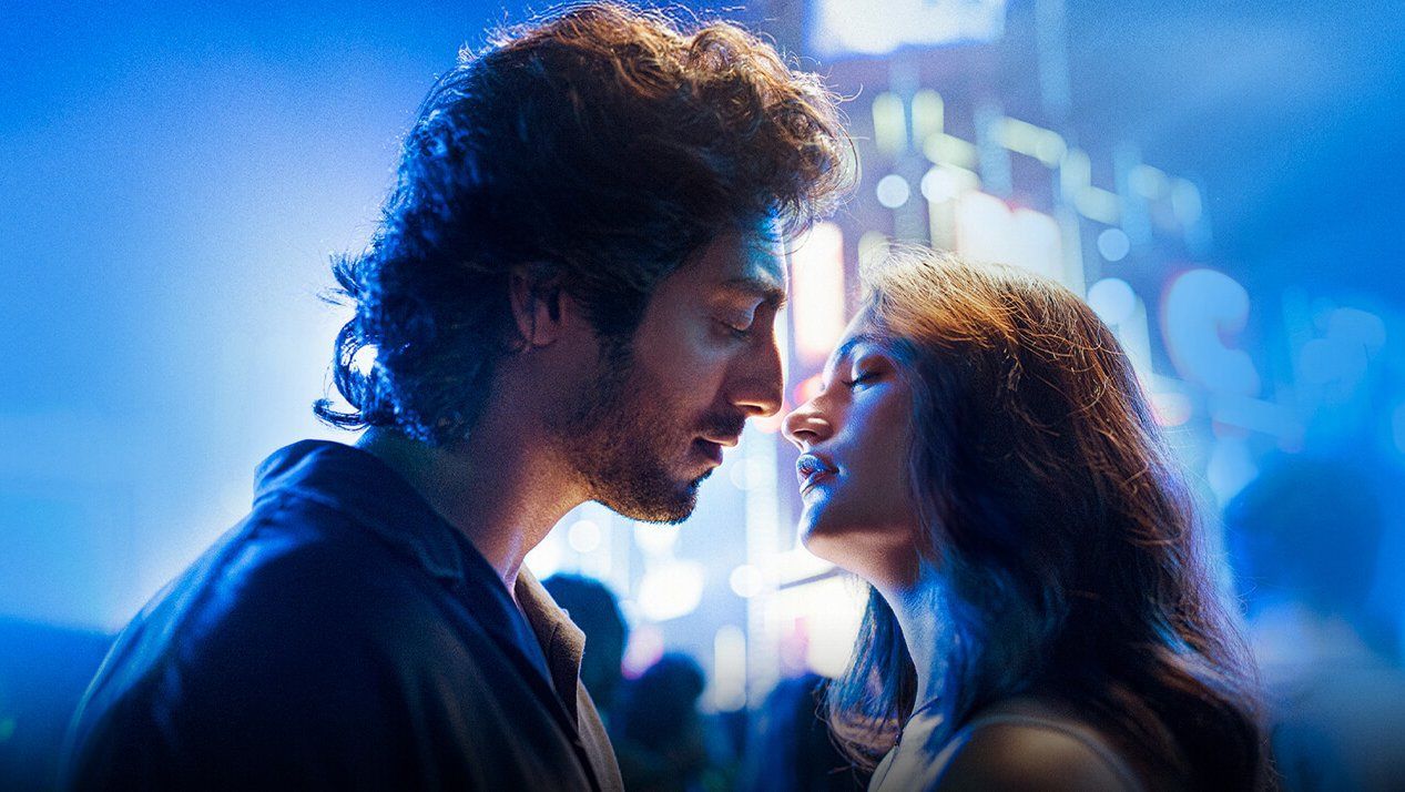 1267x714 Saiyaara Movie Poster & Photo. Saiyaara Movie Location Pics. Saiyaara Bollywood Movie Location Stills