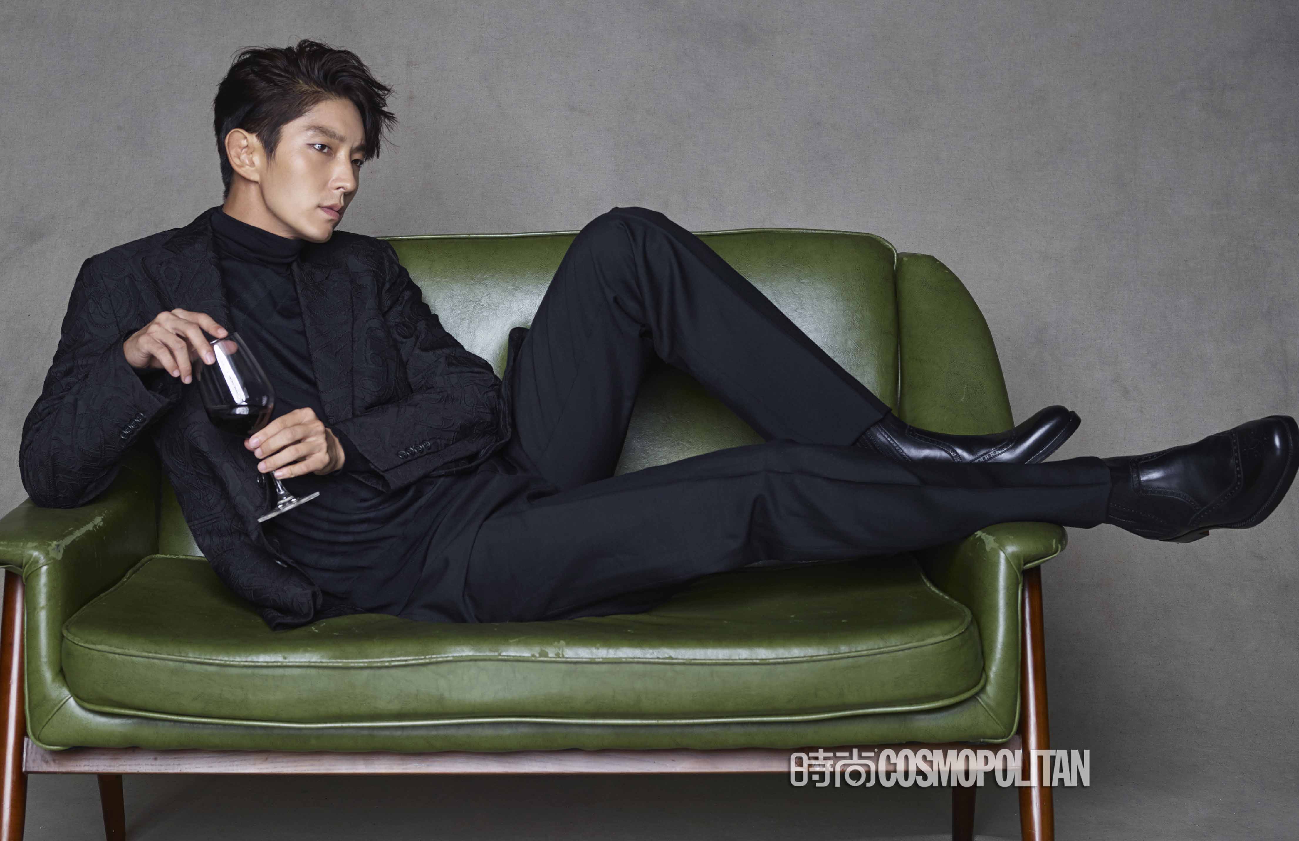 4422x2864 Lee Joon Ki wallpaper