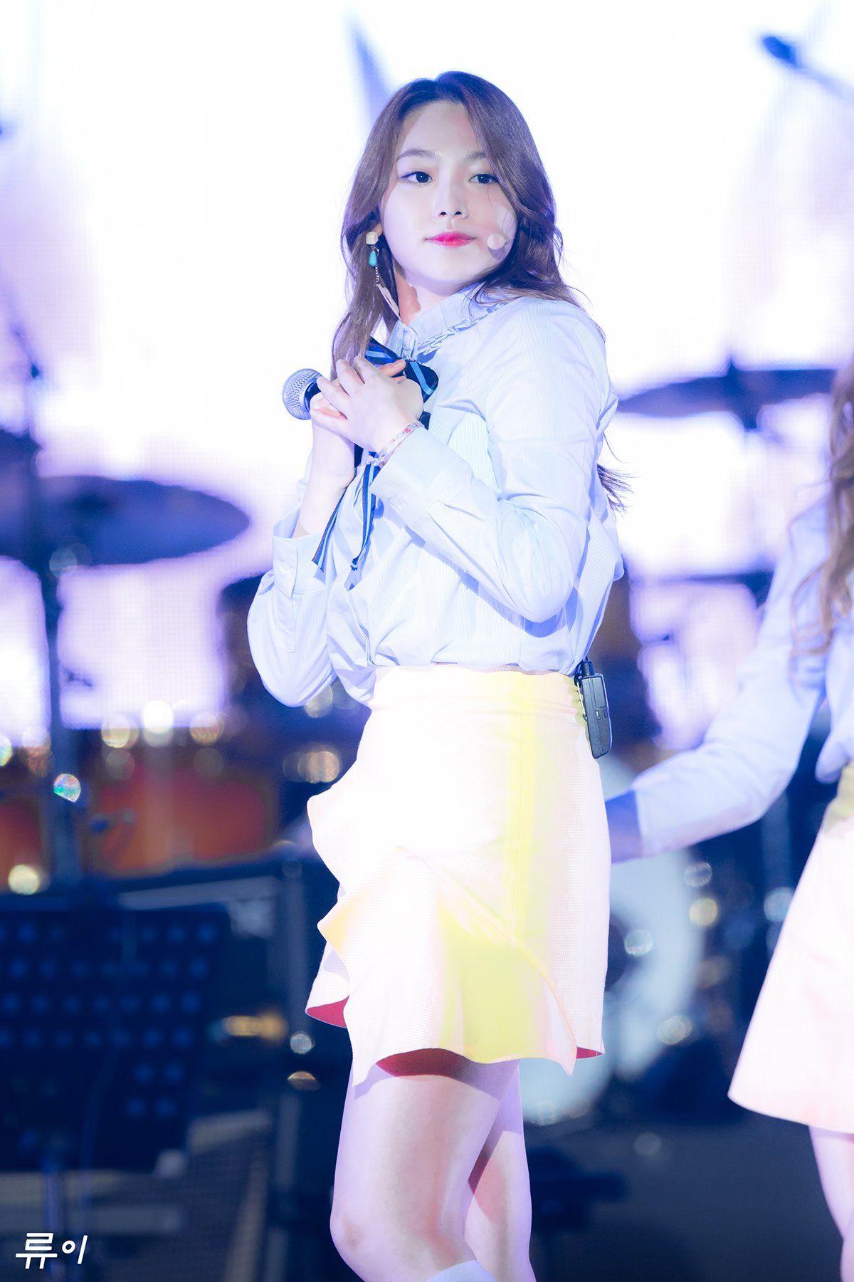 1200x1800 Mina Gugudan Wallpaper iPhone