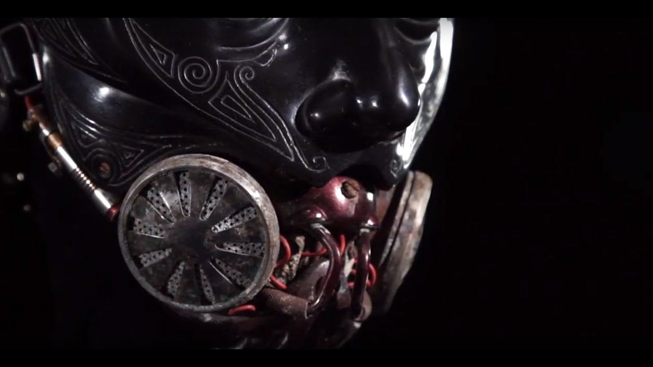 1280x720 Lot HELLBOY (2004)'s (Ladislav Beran) Venetian Mask