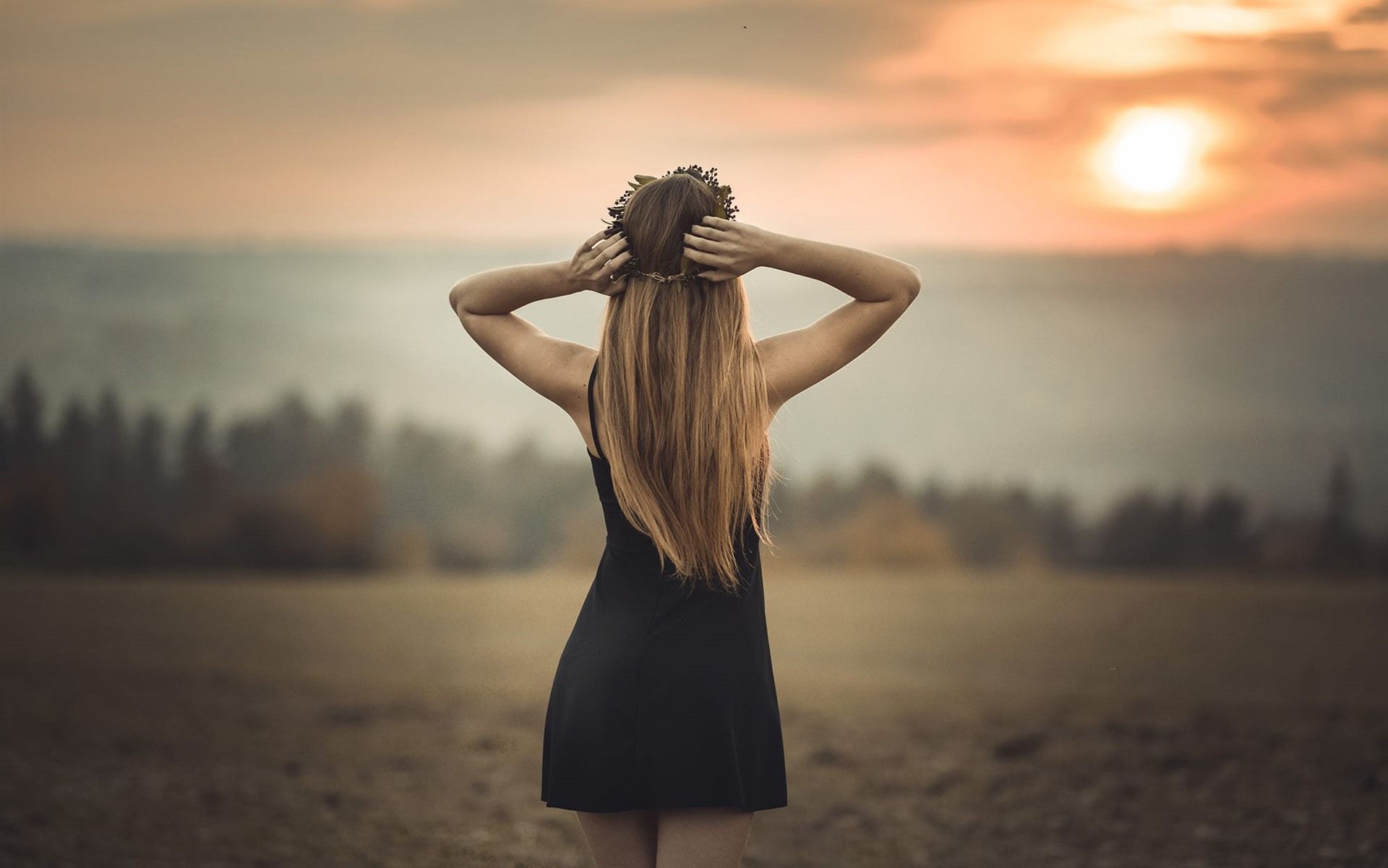 1920x1200 Woman Back Wallpaper, HD Woman Back Background