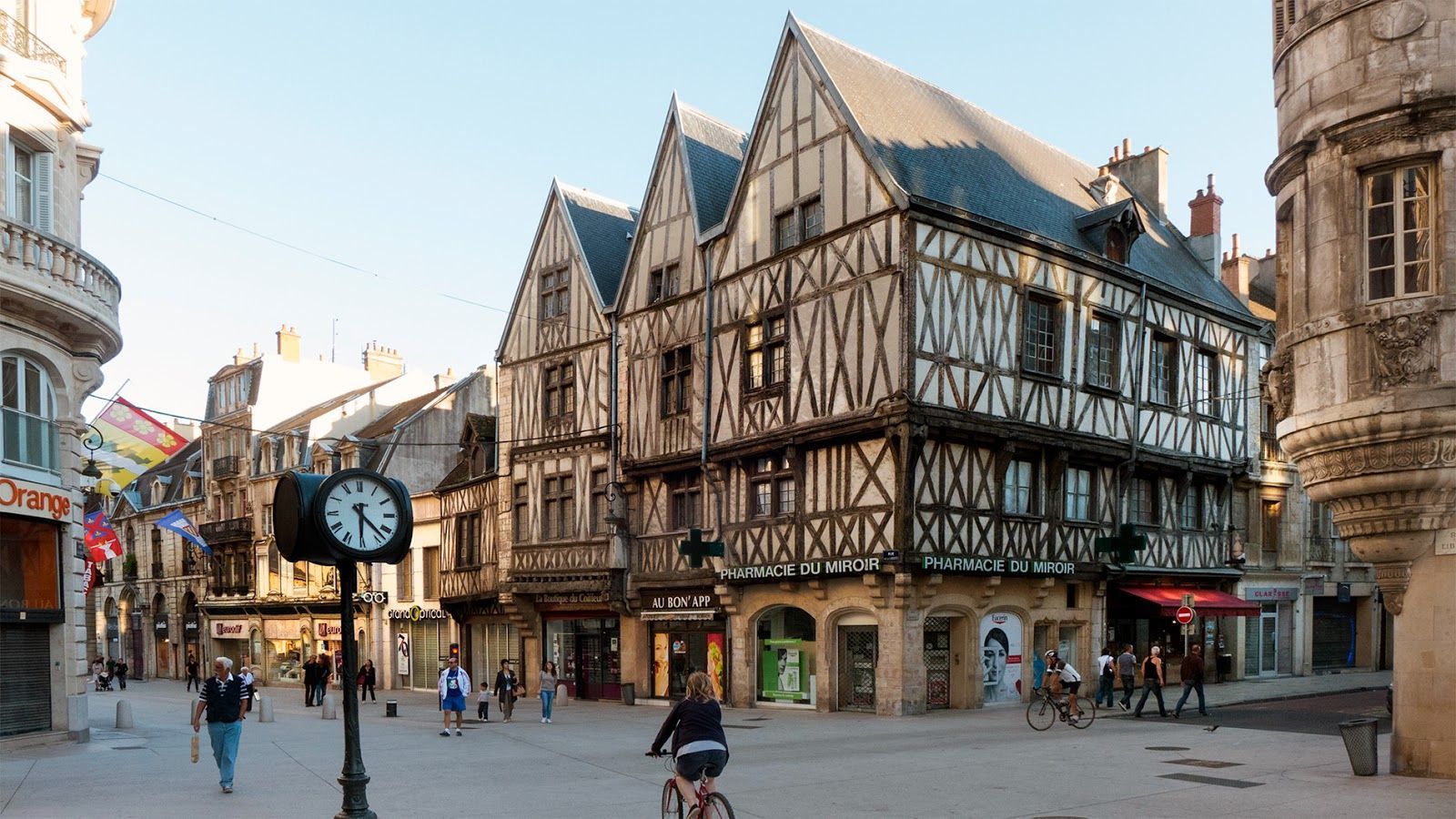 1600x900 Life in Dijon
