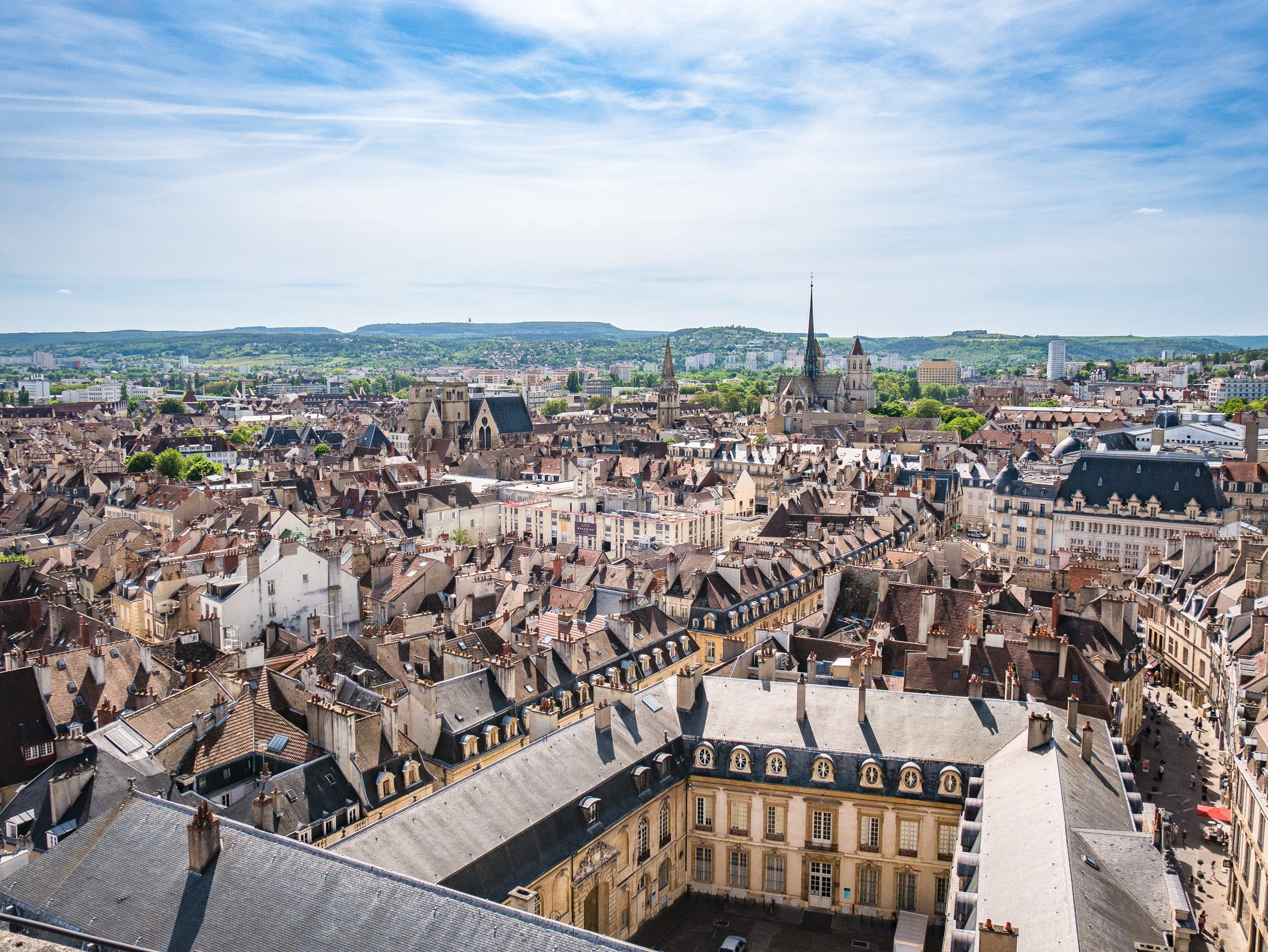 2400x1802 Dijon Vs. Semur En Auxois, France: It's All About The People