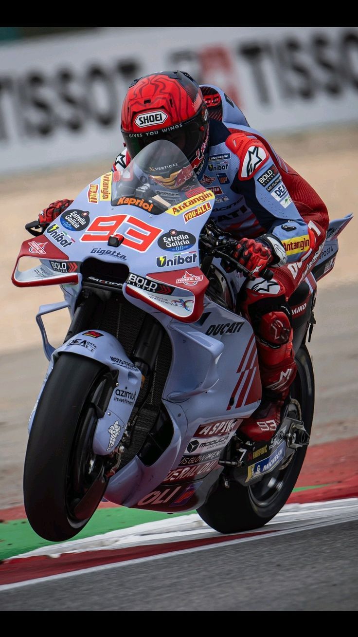 736x1308 Marc Marquez