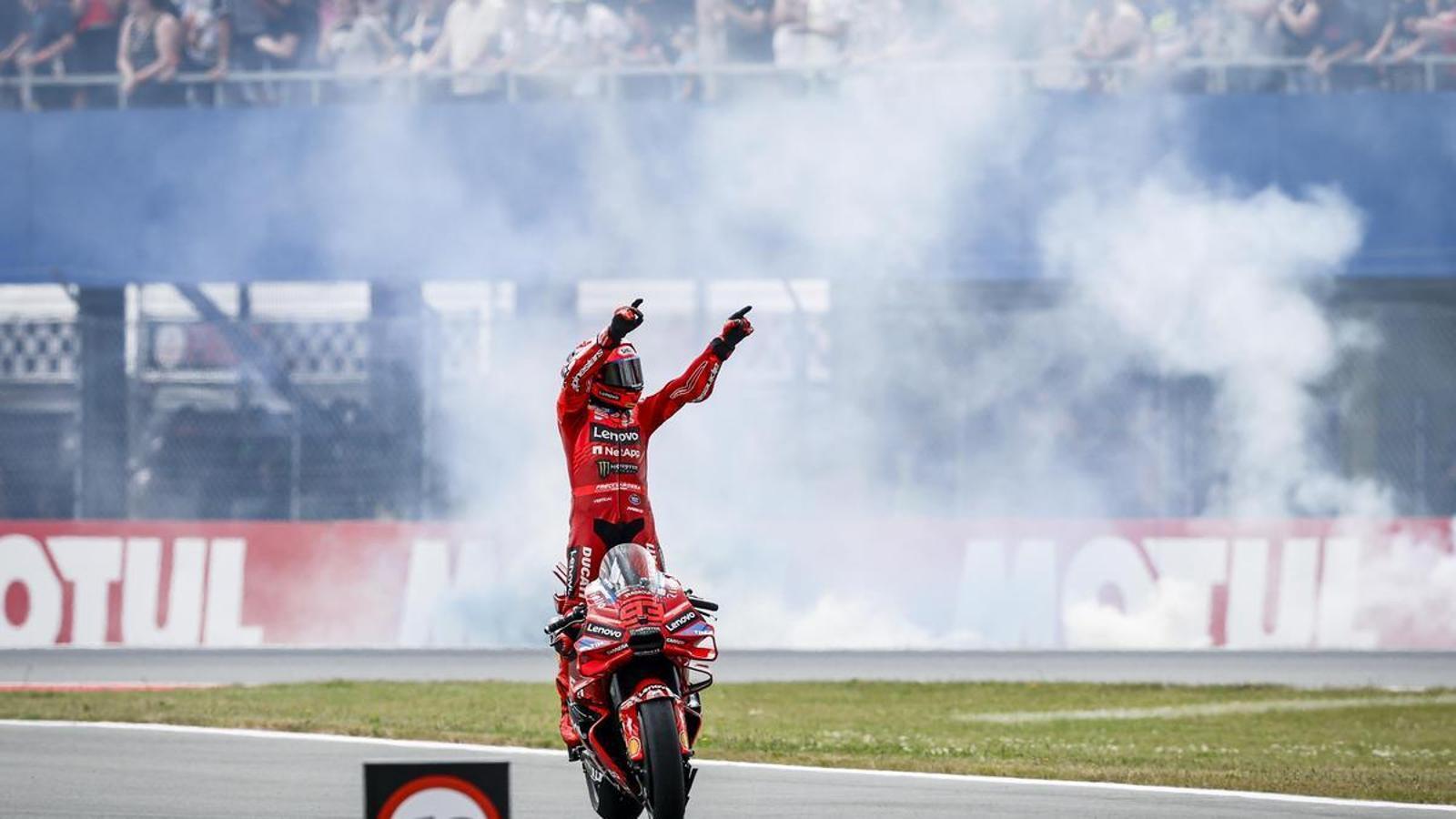 1600x900 MotoGP: Marc Márquez, unstoppable, is now the rider with the second most wins and threatens Valentino Rossi