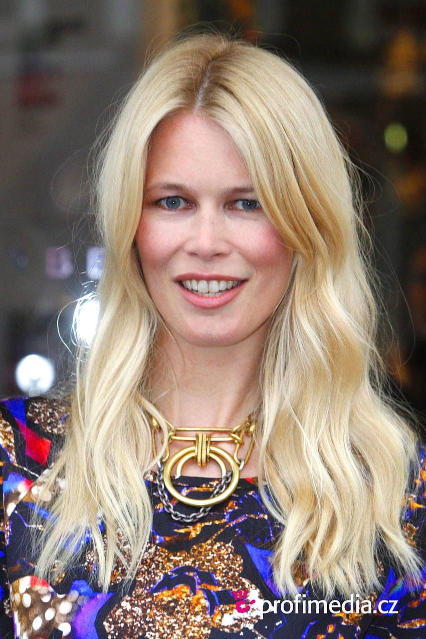 850x1275 Gallery For > Claudia Schiffer HD phone wallpaper