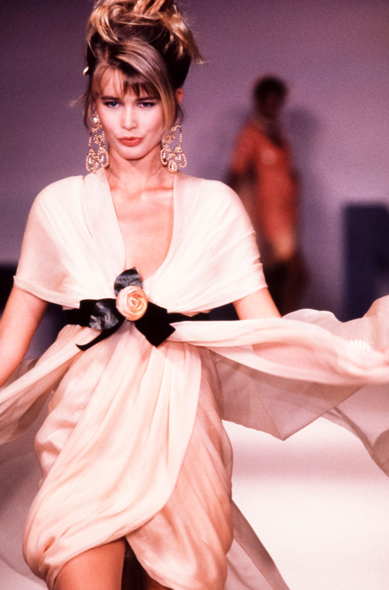 1600x2423 This Paris Bride's Pink Vintage Chanel Wedding Dress Was Worn By Claudia Schiffer On The Runway