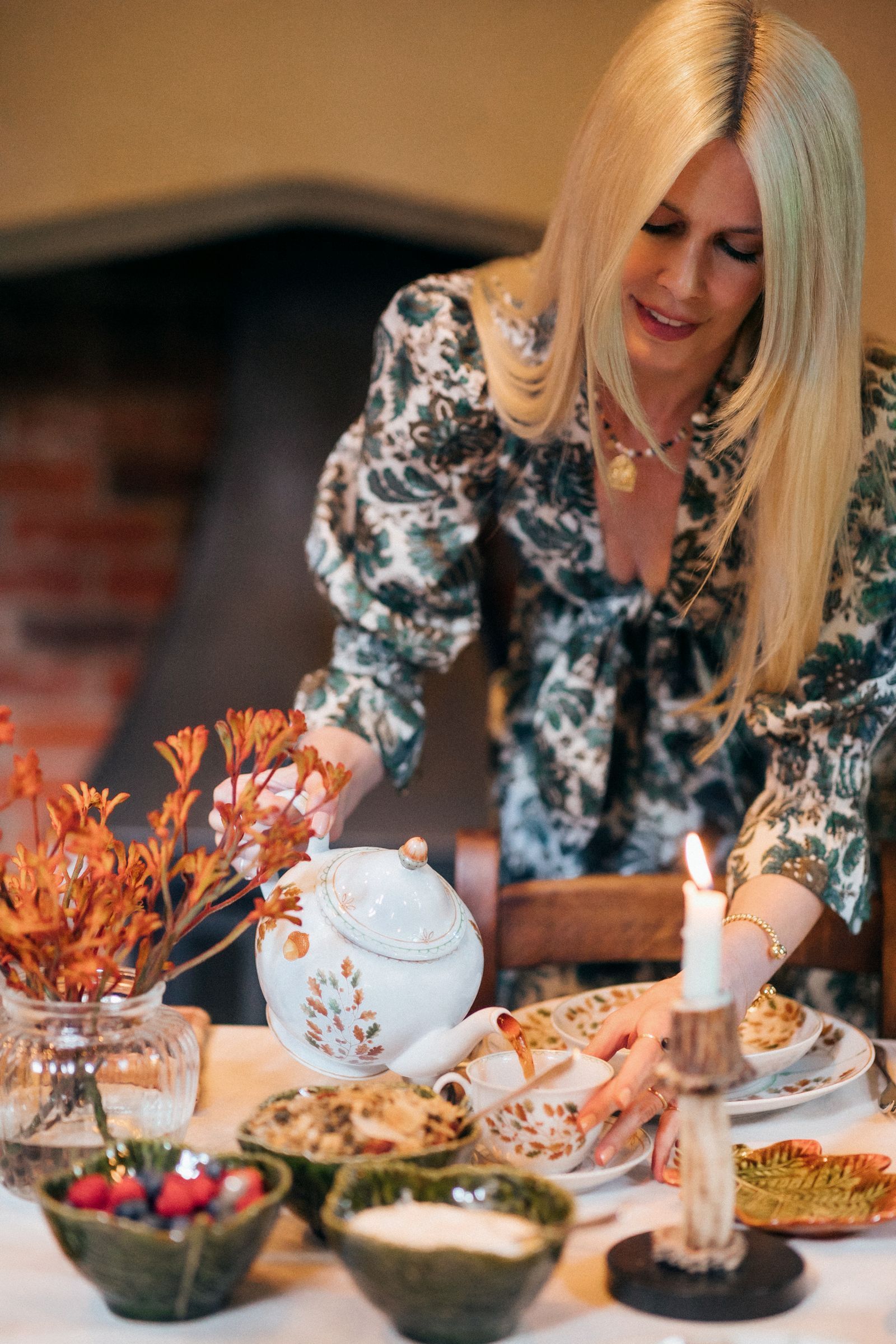 1600x2400 Claudia Schiffer's New Dinnerware Line Serves Up Elegant Autumnal Vibes