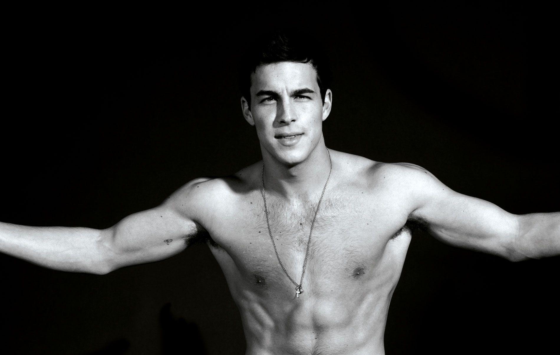 1900x1205 Mario Casas HD Wallpaper