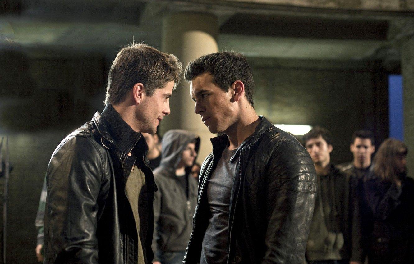 1332x850 Wallpaper guys, Mario Casas, three meters above the sky image