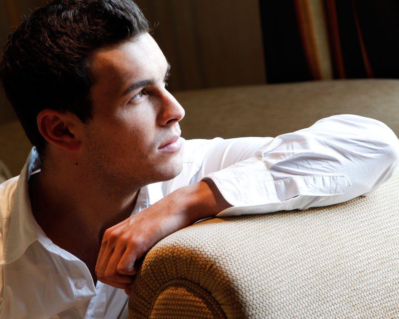 1280x1024 Mario Casas Full HD