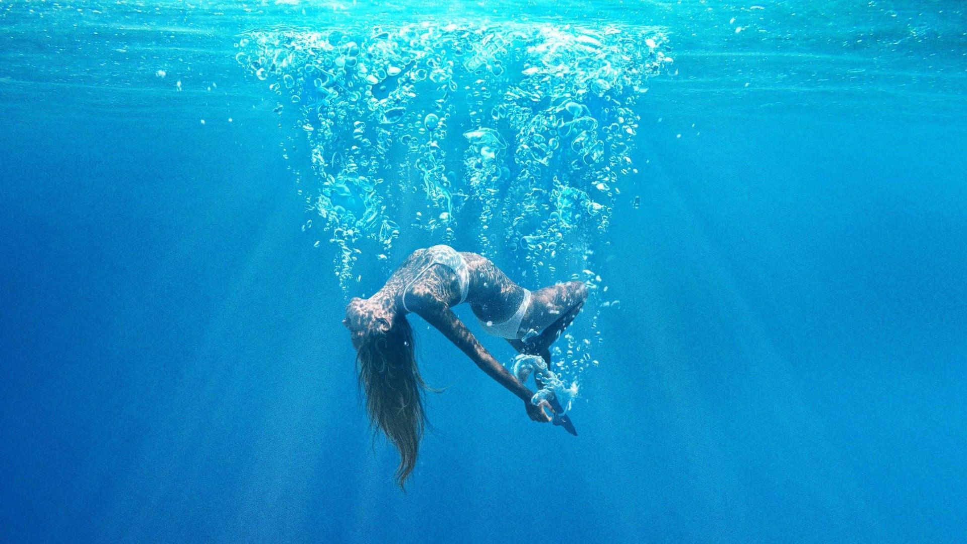 1920x1080 Under the Silver Lake' // Film Review
