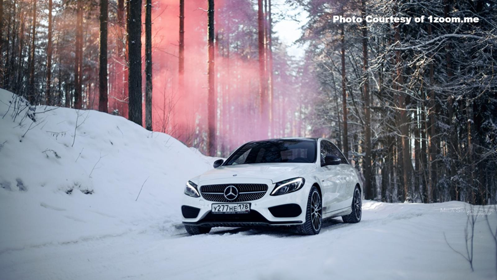 1600x900 Mercedes Benz Winter Wallpaper