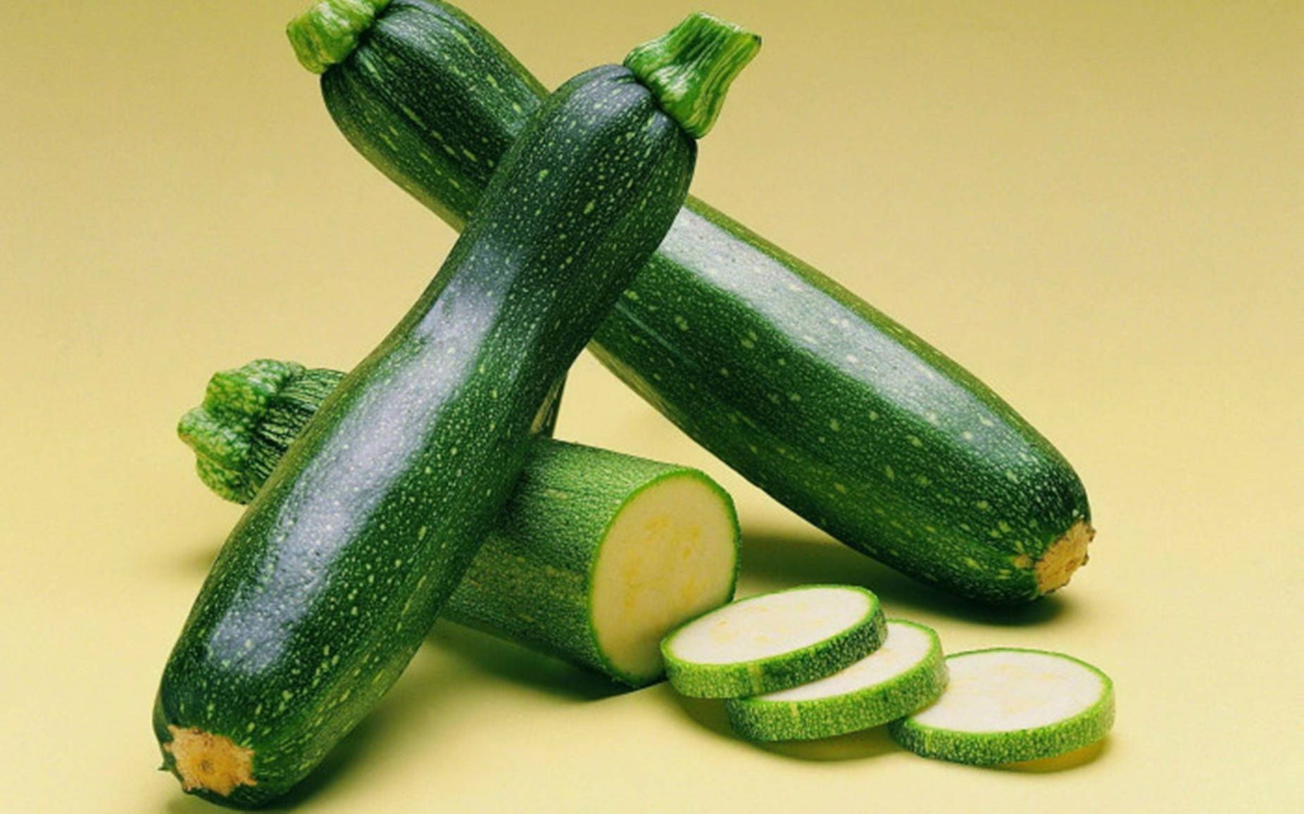 1852x1156 Zucchini Wallpaper