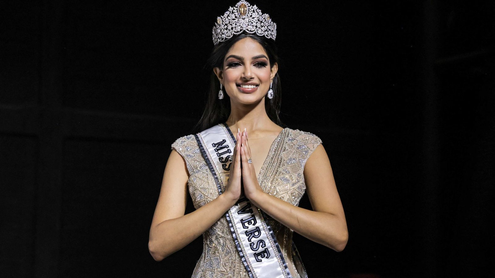 1600x900 won Harnaaz Sandhu Miss Universe 2021