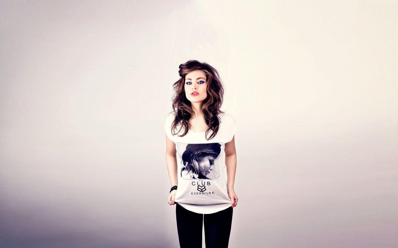 1680x1050 Girl Fashion Wallpaper