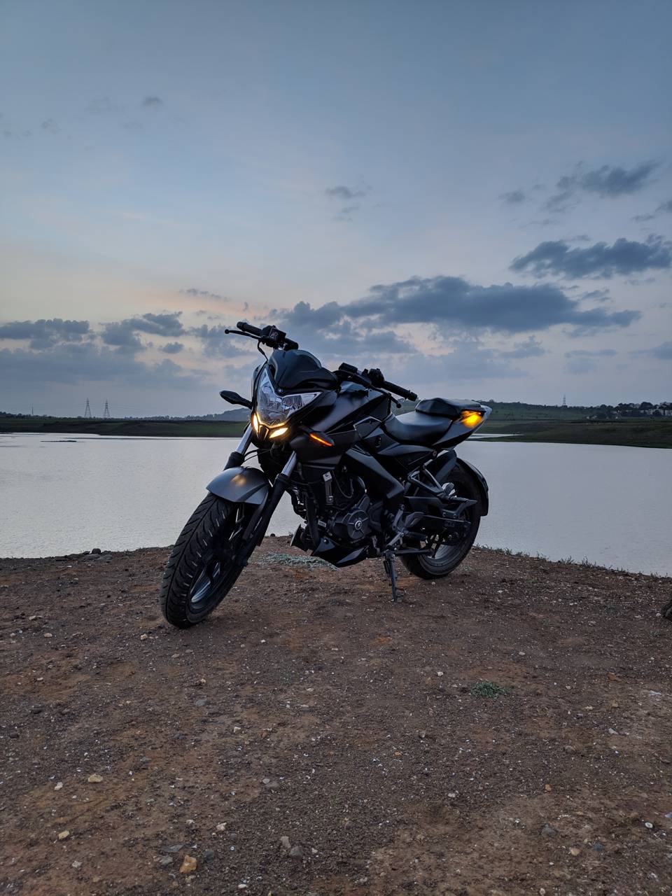 960x1280 Pulsar NS200 wallpaper