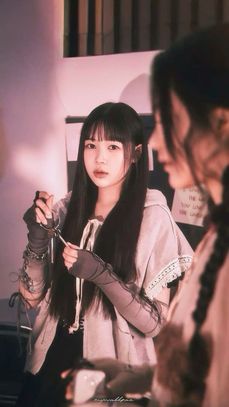 736x1308 Yeon Hearts2Hearts Wallpaper