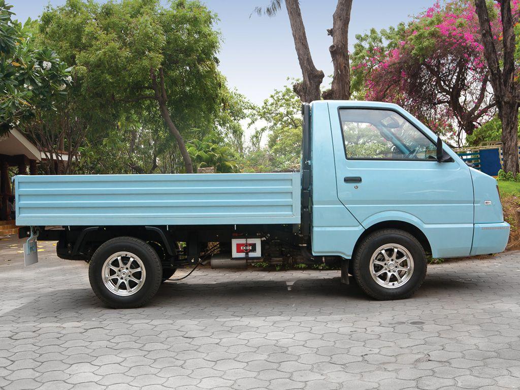 1024x768 Ashok Leyland Dost '2011–pr