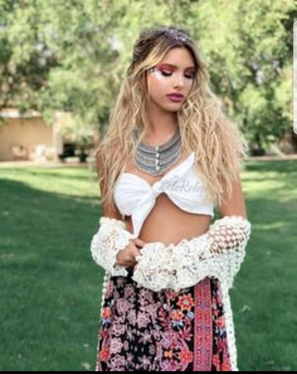 1017x1280 Lele pons wallpaper