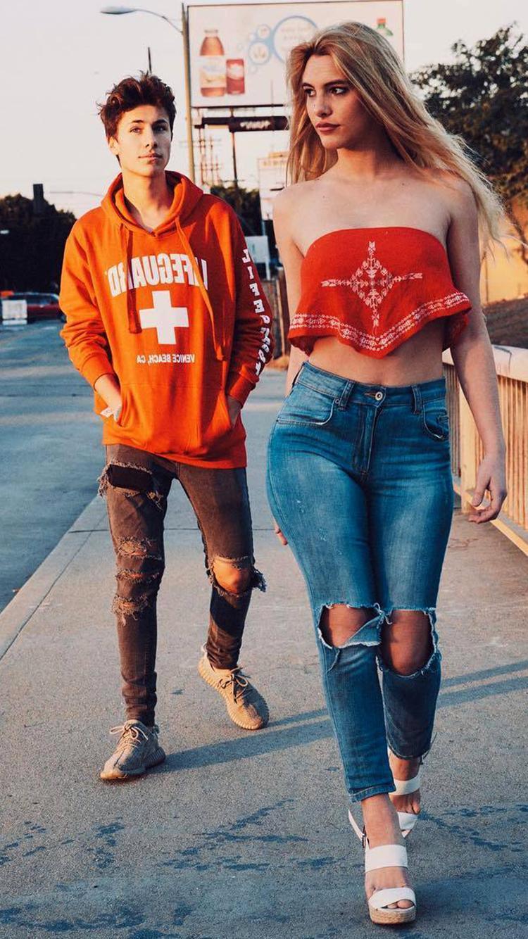 750x1334 Lele and Juanpa wallpaper HD for Android