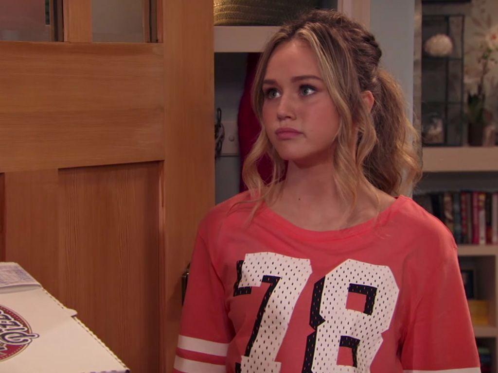 1024x768 Bella and the Bulldogs Episodes. Watch Bella and the Bulldogs