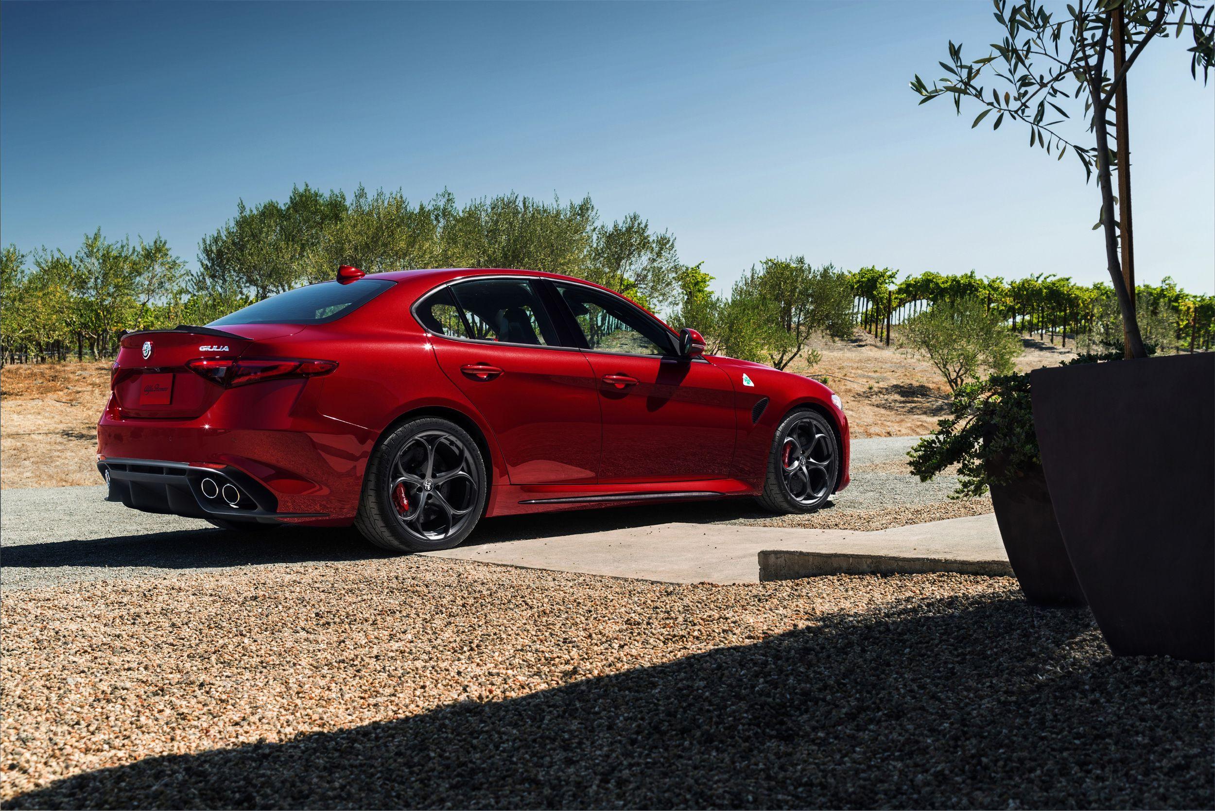 2500x1669 Alfa romeo giulia wallpaper