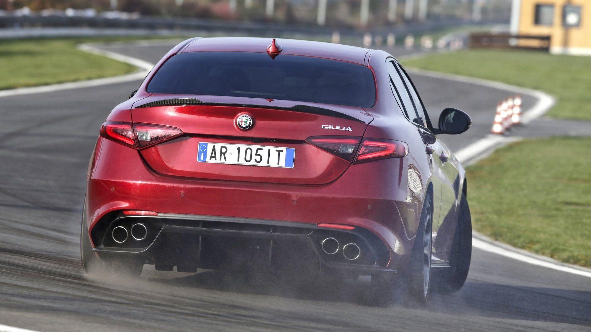 1920x1080 Alfa Romeo Giulia Quadrifoglio sets Nurburgring record of 7:32