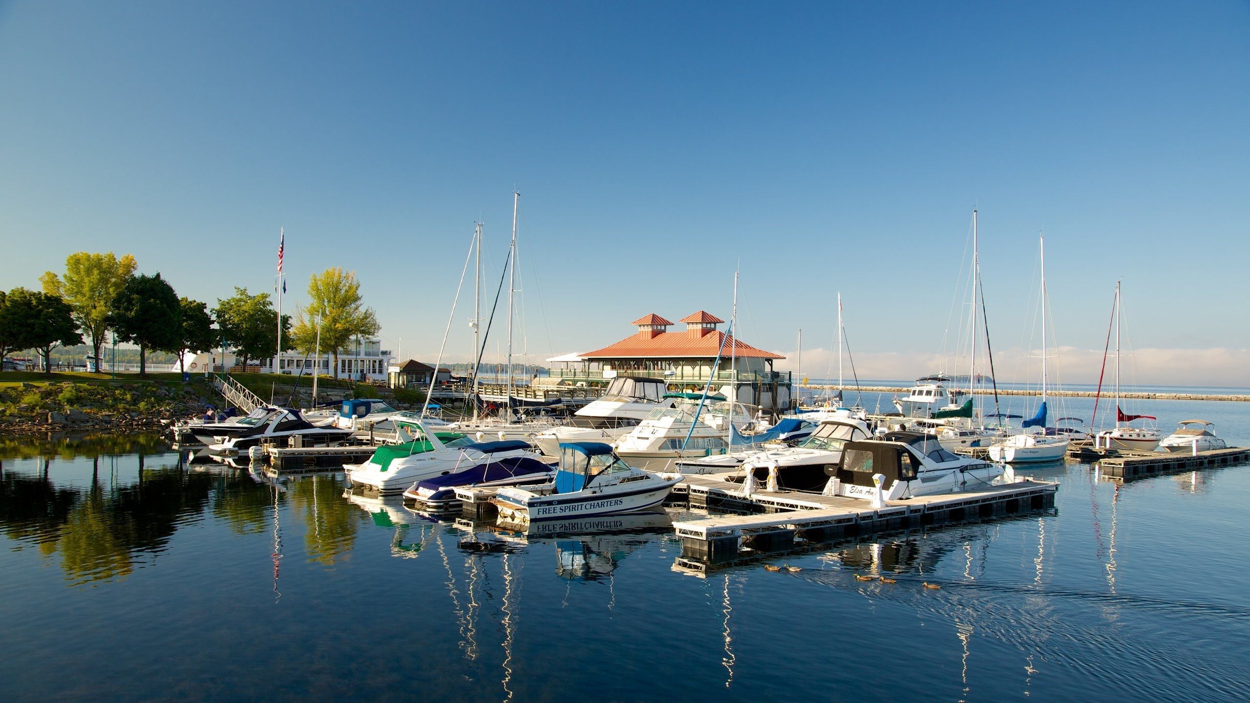 2560x1440 Visit Burlington: 2025 Travel Guide for Burlington, Vermont