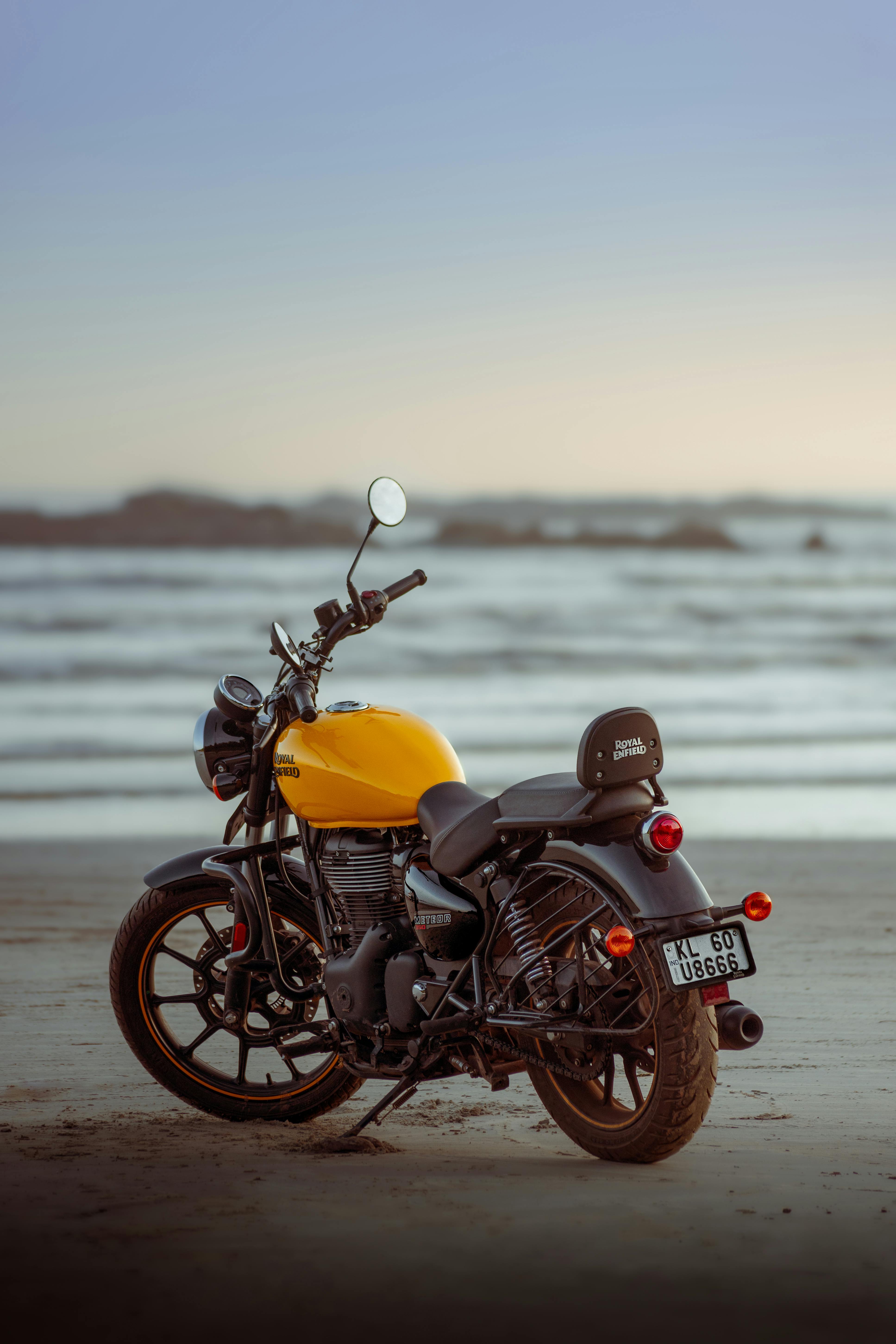 3870x5801 Back View of a Motorcycle Parked on the Beach · Free