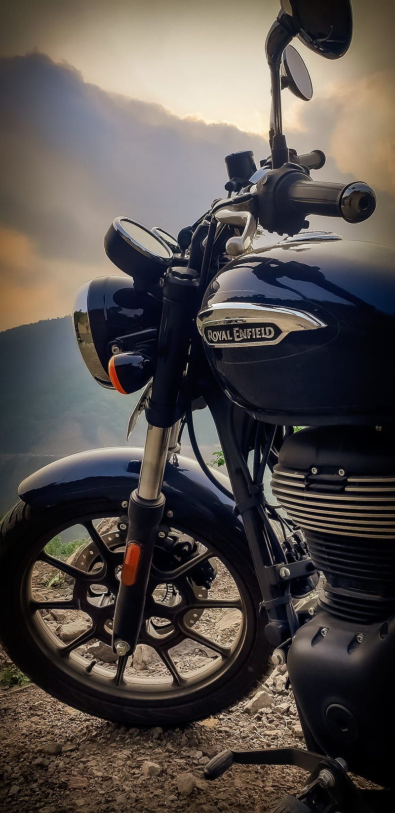 800x1646 Meteor cloud, meteor royalenfield, bike, HD phone wallpaper